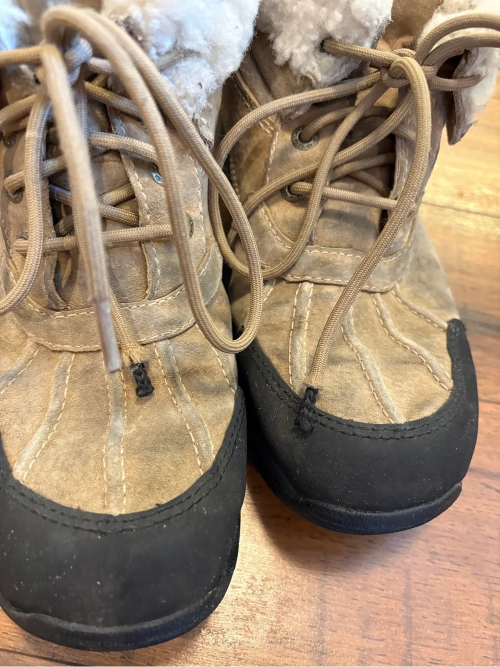 UGG Australia Hilgard Rope Beige Men's Boots Size 9 Fur Sherpa Lined Lace Up Tan